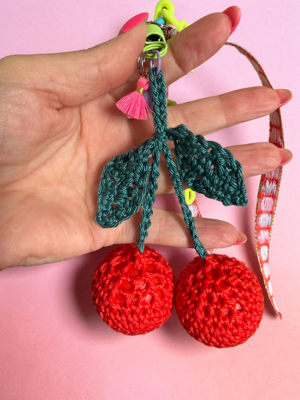 Haakpakket - Bag Charm - kersen